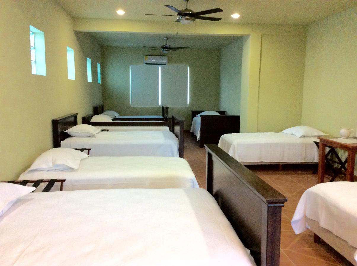 Casa Paloma Blanca Hostel Isla Mujeres Exteriör bild